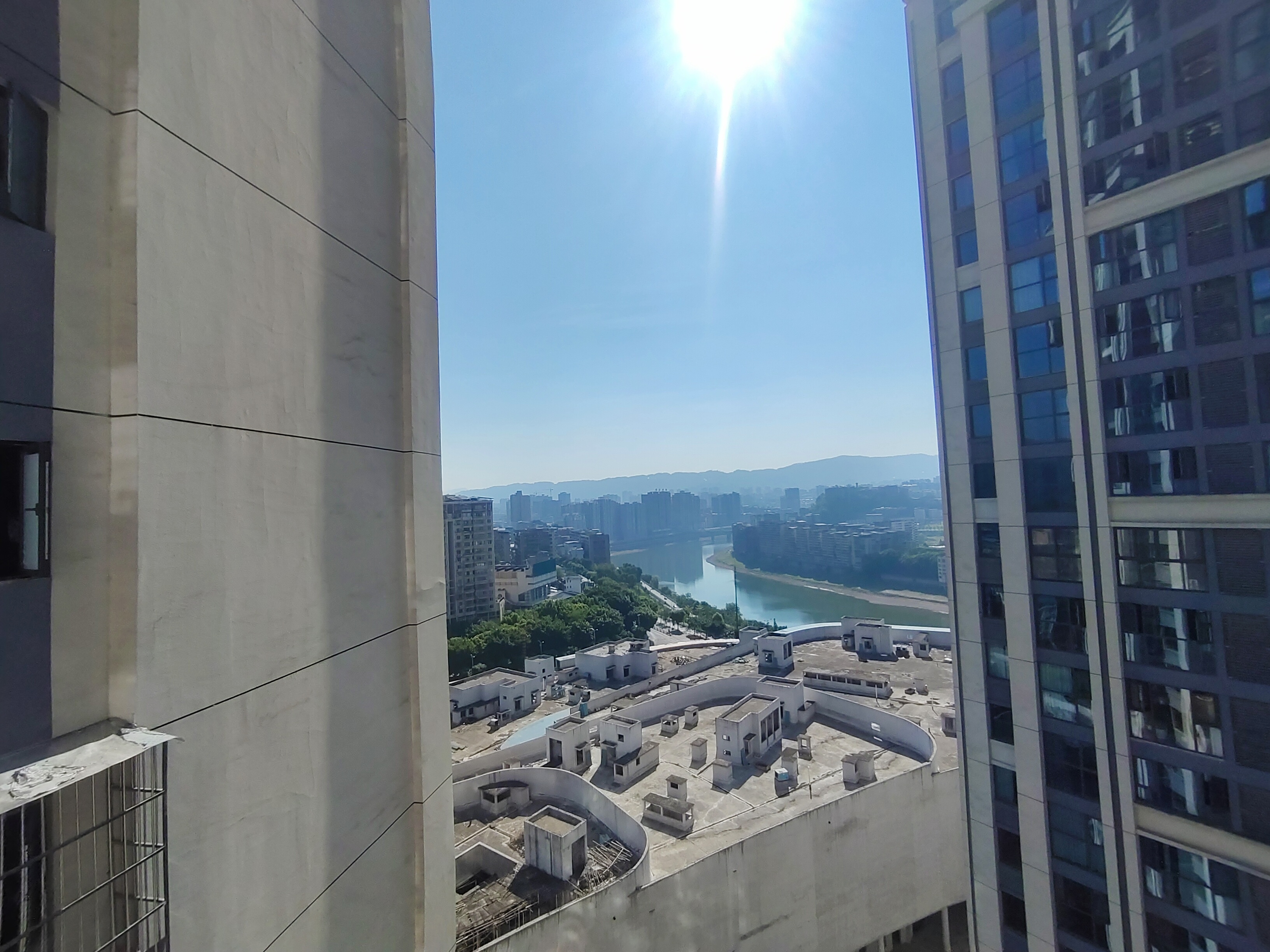 藍潤置地廣場