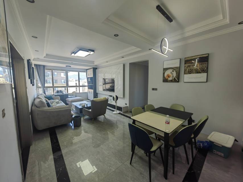 （罗浮广场）四季花城二期（A区） 3室2厅1卫 南