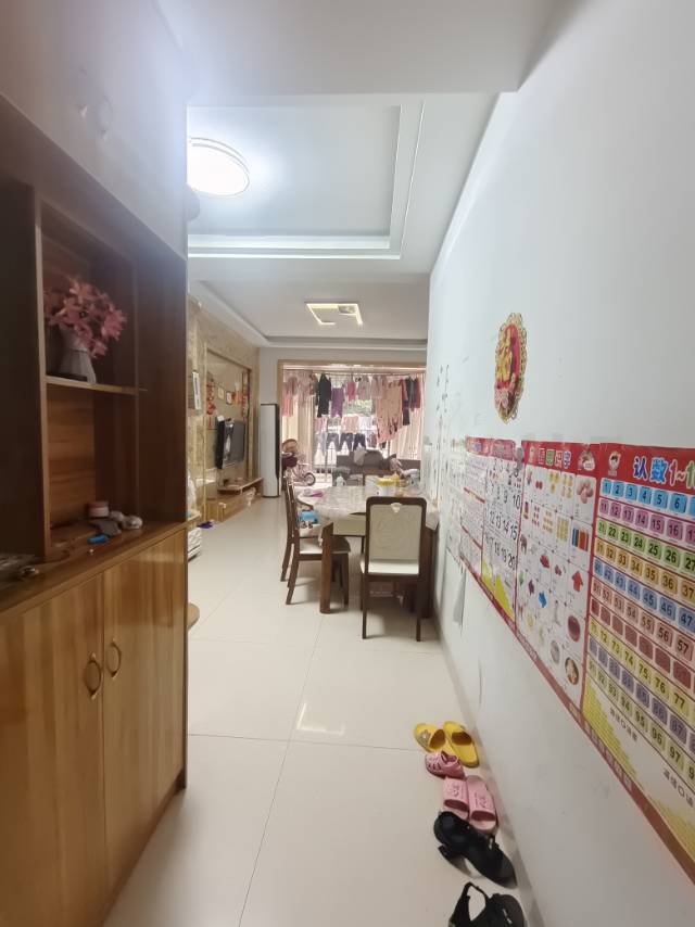 （十字路口）中华花园三期 3室2厅1卫 东