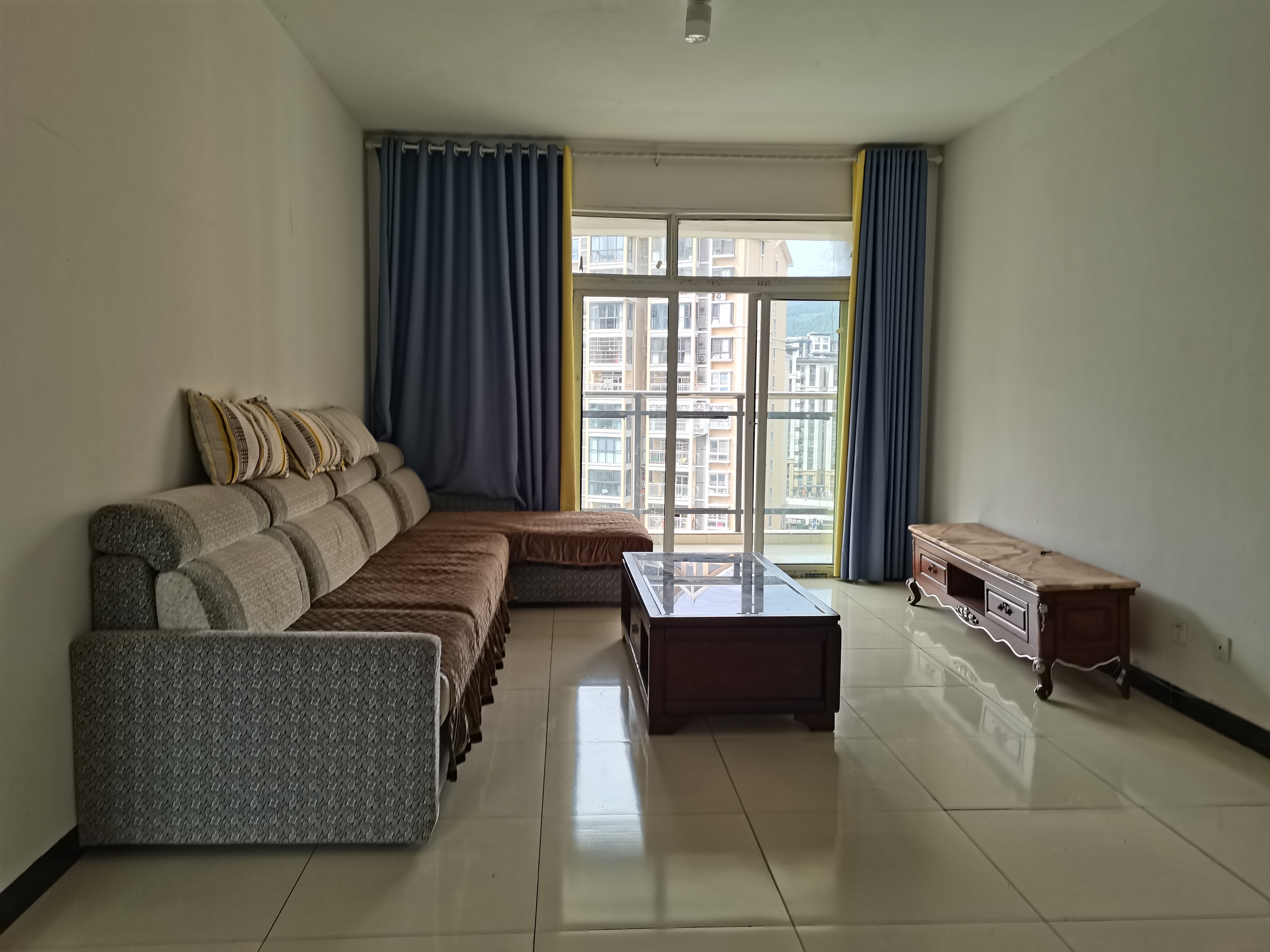 （凤凰大道）体育佳园 3室2厅1卫 南