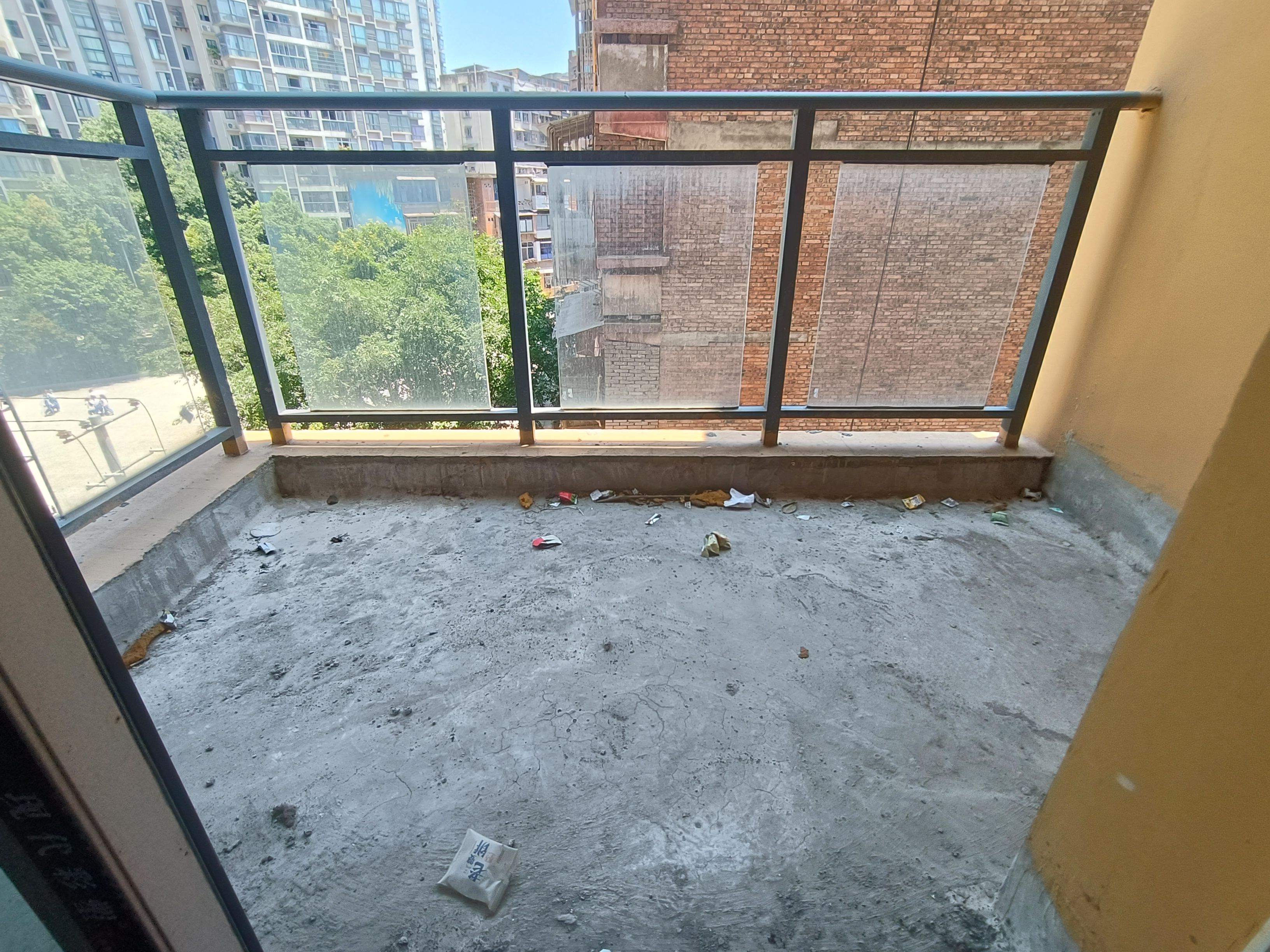 荣瑞南滨