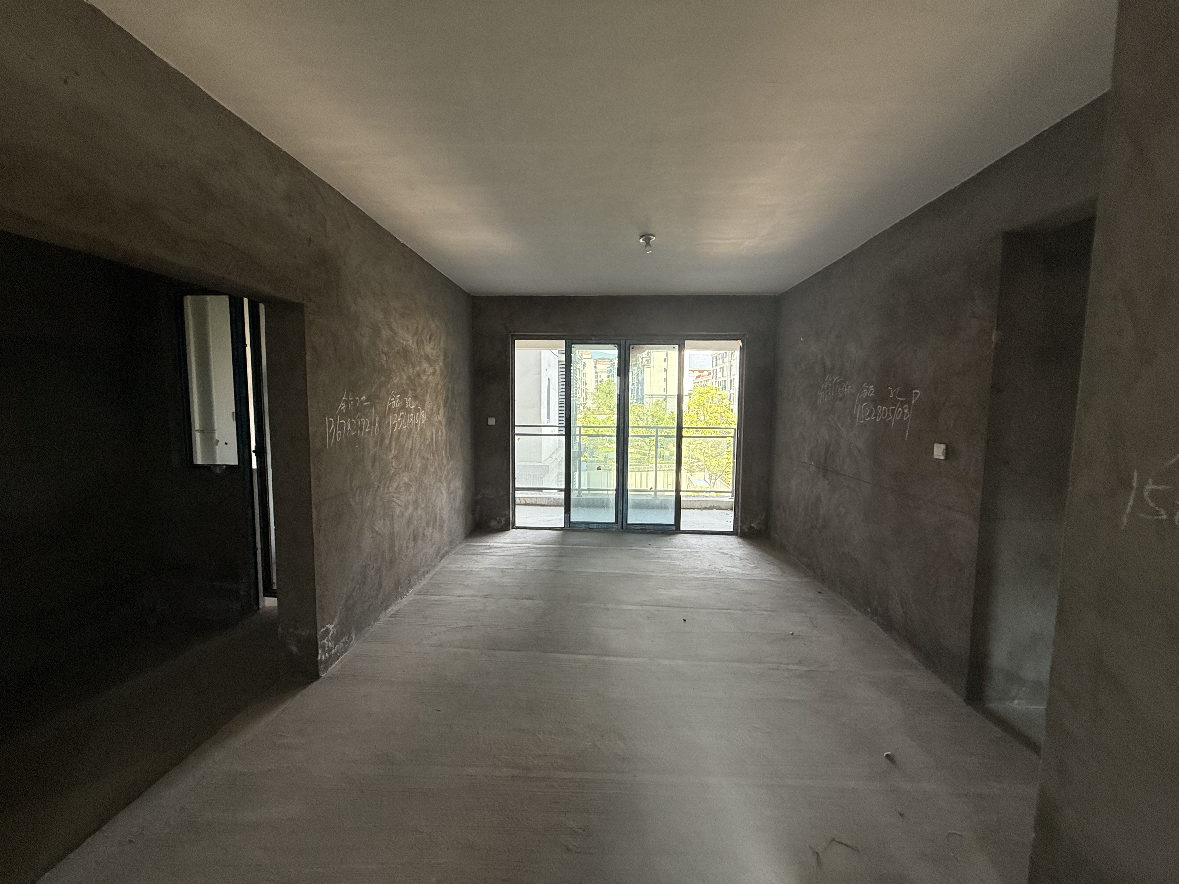 （莲花湖）铁投莲花府邸二期 4室2厅2卫 东南