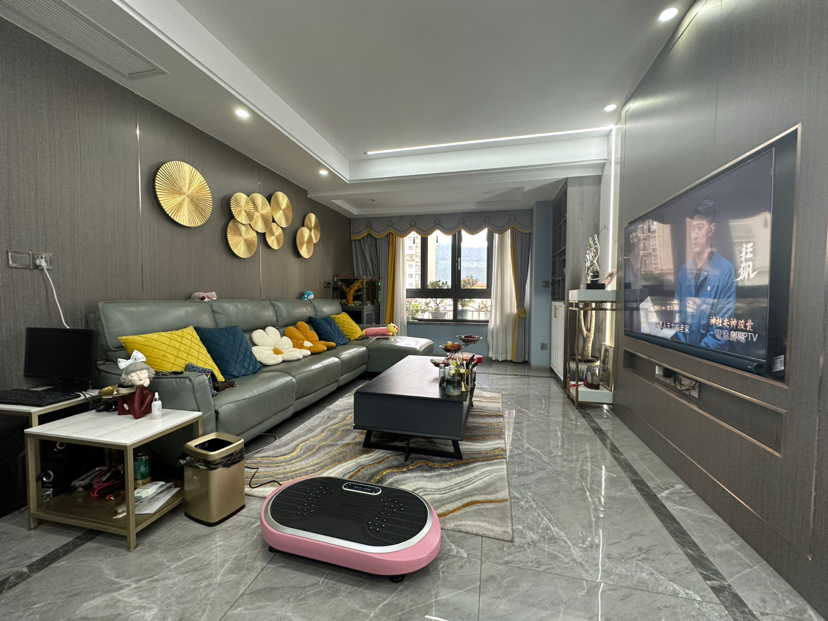 （凤凰大道）万霖凤凰城 2室2厅2卫 东