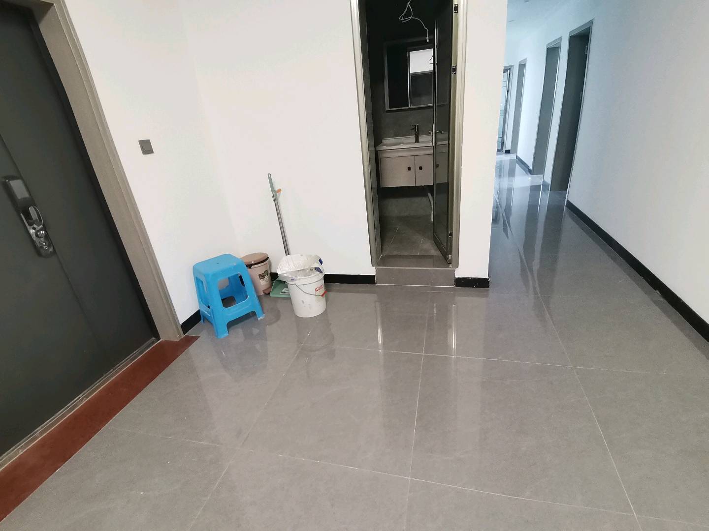 （塔沱）蓝润置地广场 3室2厅3卫 南