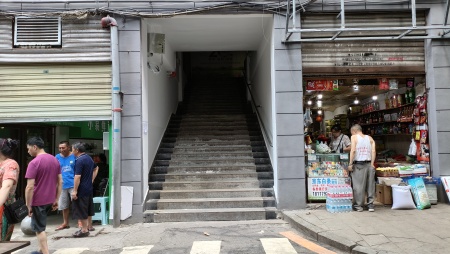 （汽车南站）长城兴发农贸市场综合楼 档口摊位 