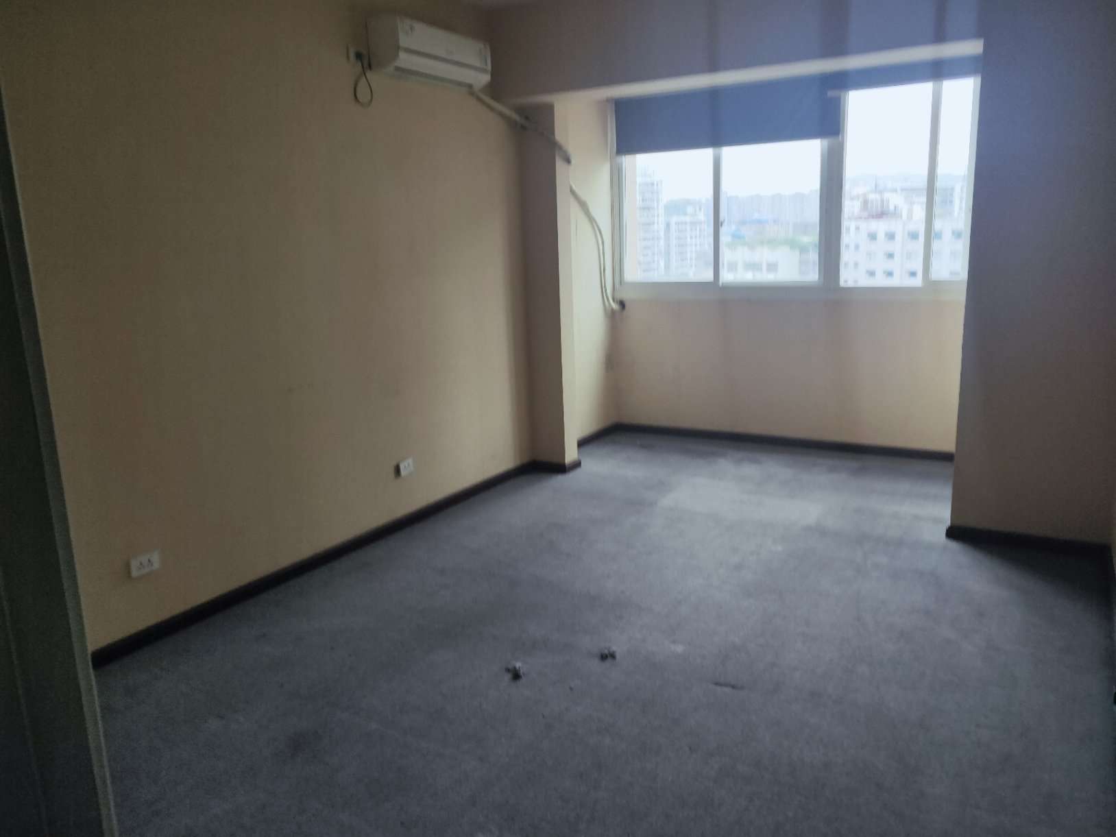 （中心广场）滨江名都城 5室2厅2卫 南