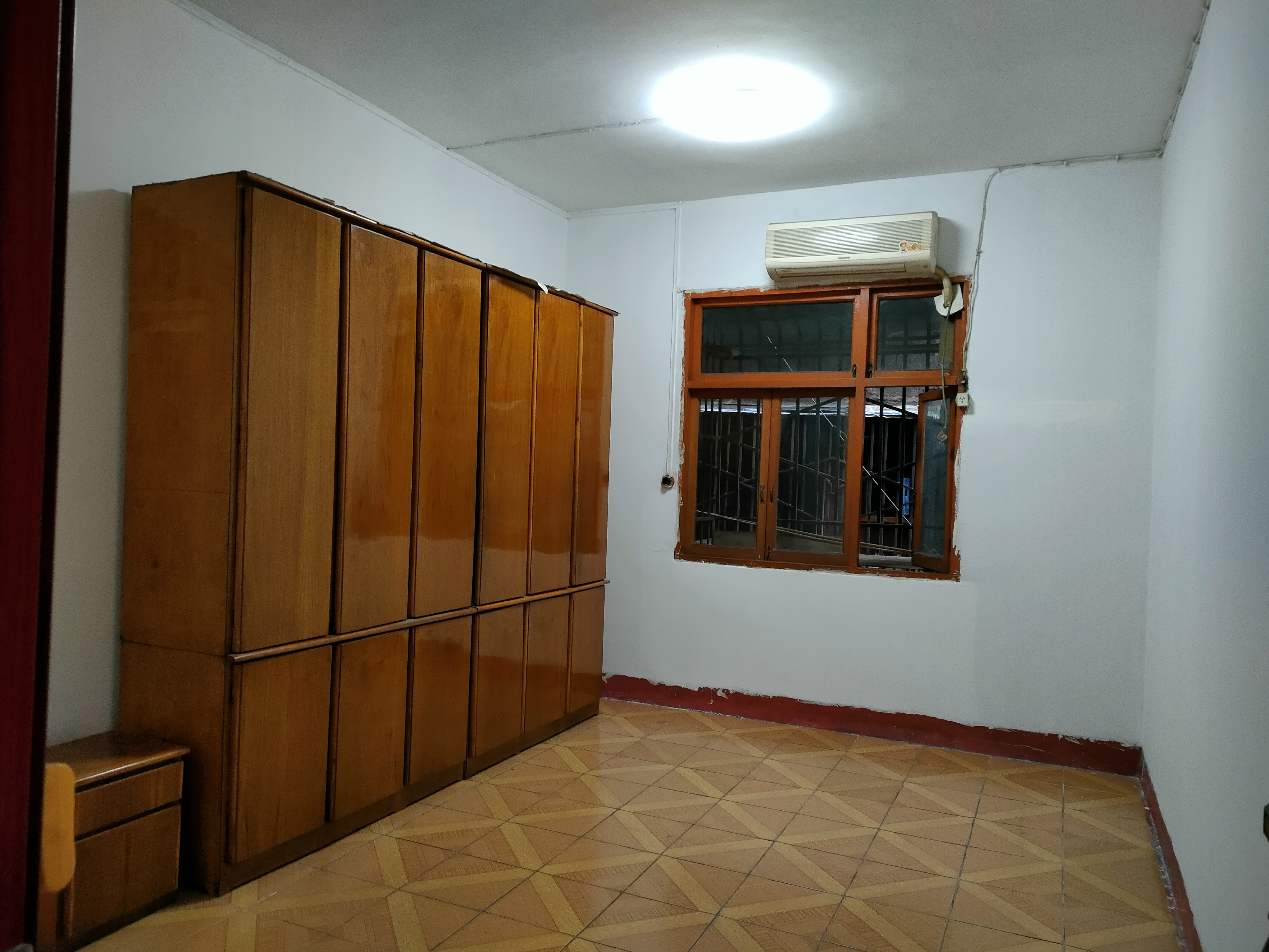 （通川区红旗大桥）红旗路322号（综合楼） 2房2厅1卫 南