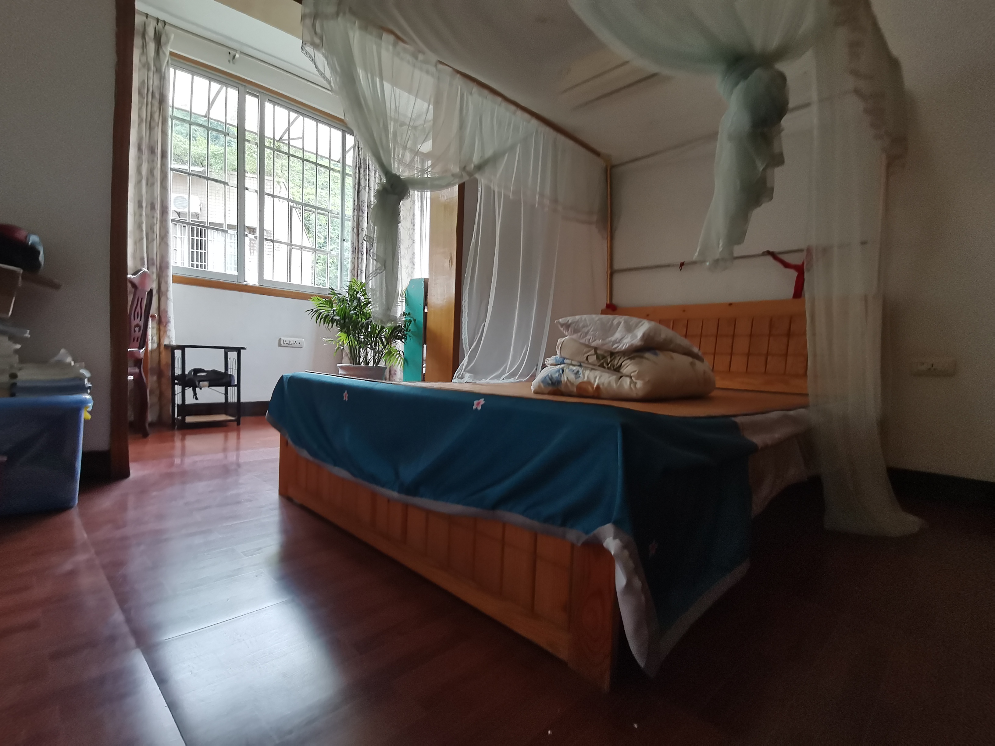 （罗浮广场）金兰小区 4室2厅2卫 南