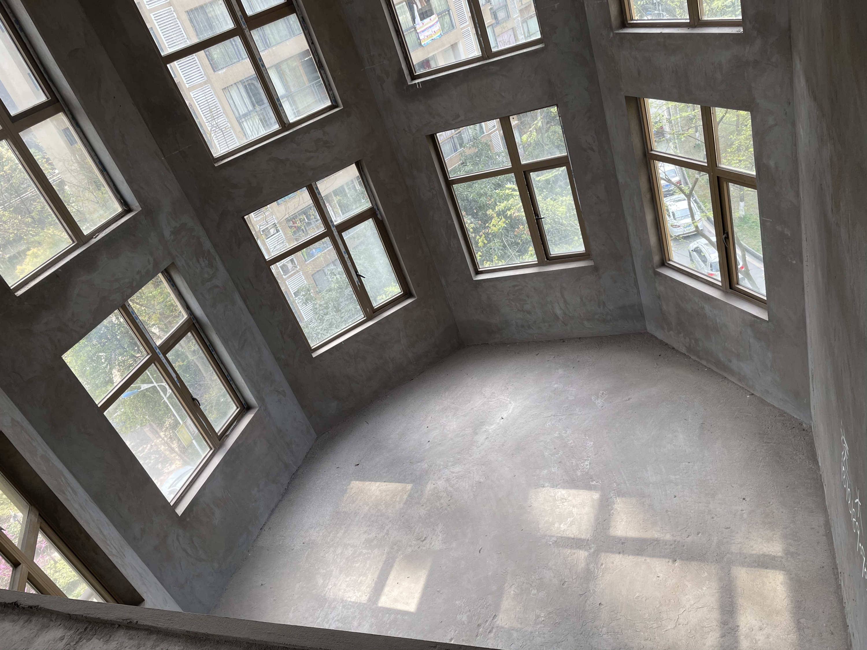 （达川区汽车南站）一品南庭 4房2厅2卫 南