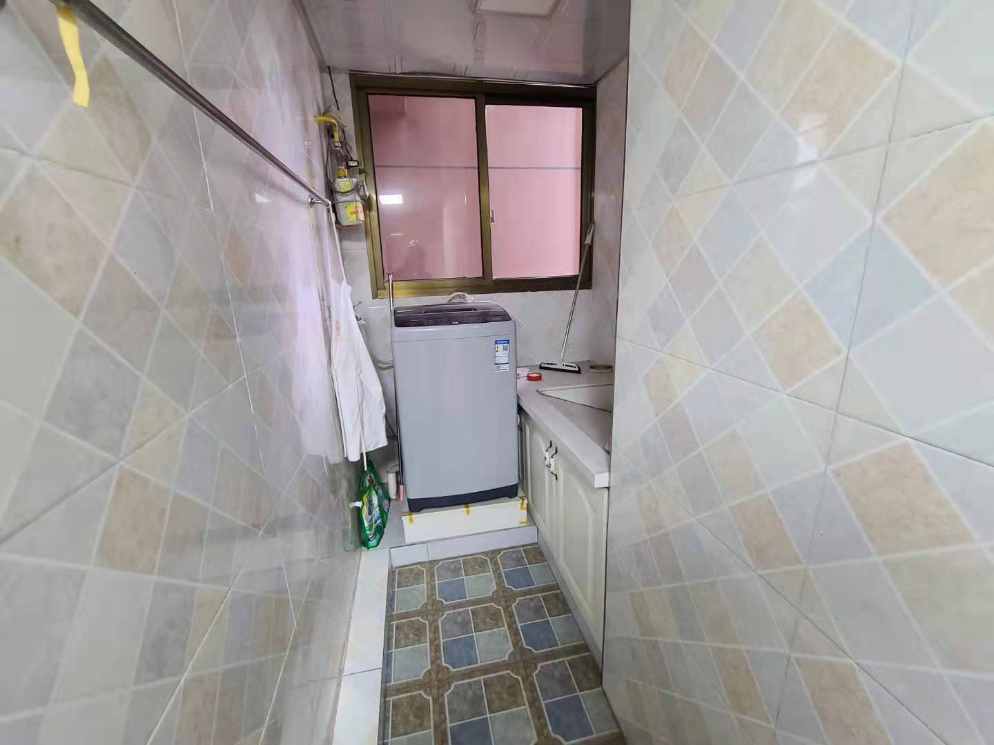 滨江山语城