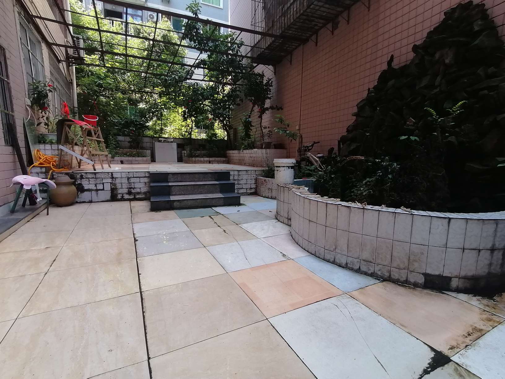 新桥电力公司家属院