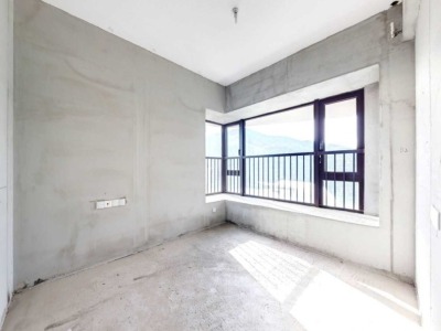 华发城建四季半岛水晶湾
