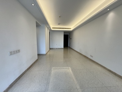 华发四季半岛翡翠湾102.m²东南向高层3房2卫