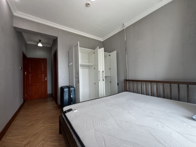 华发城建四季半岛钻石湾