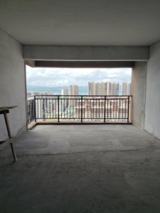 中瑞梦想城 4室2厅2卫 54.4万元 