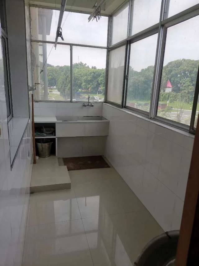 体育馆小区