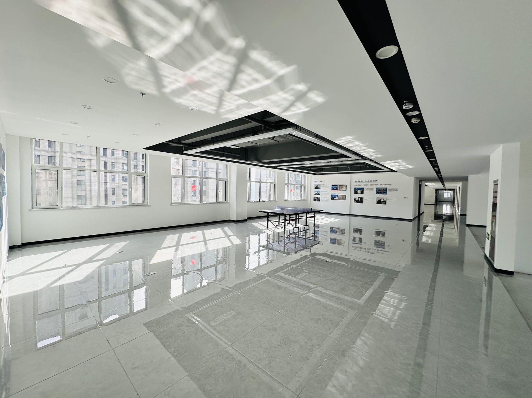 万平商务大厦（17租)朝南向 精装办公  位于奥体中心视频房