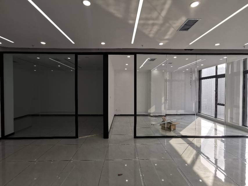 碧桂园凤凰中心（17租）朝南向 精装办公  位于奥体中心2+1
