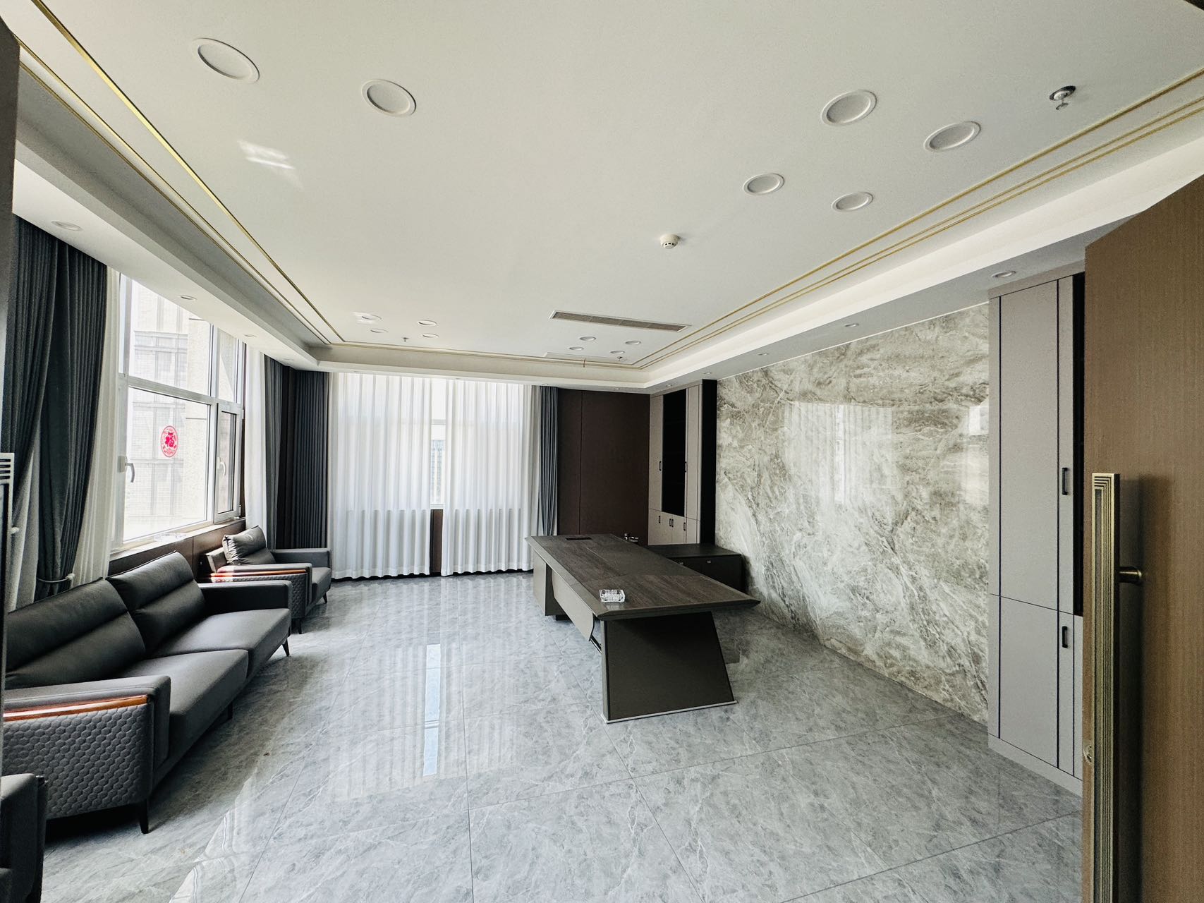 万平商务大厦（17租)