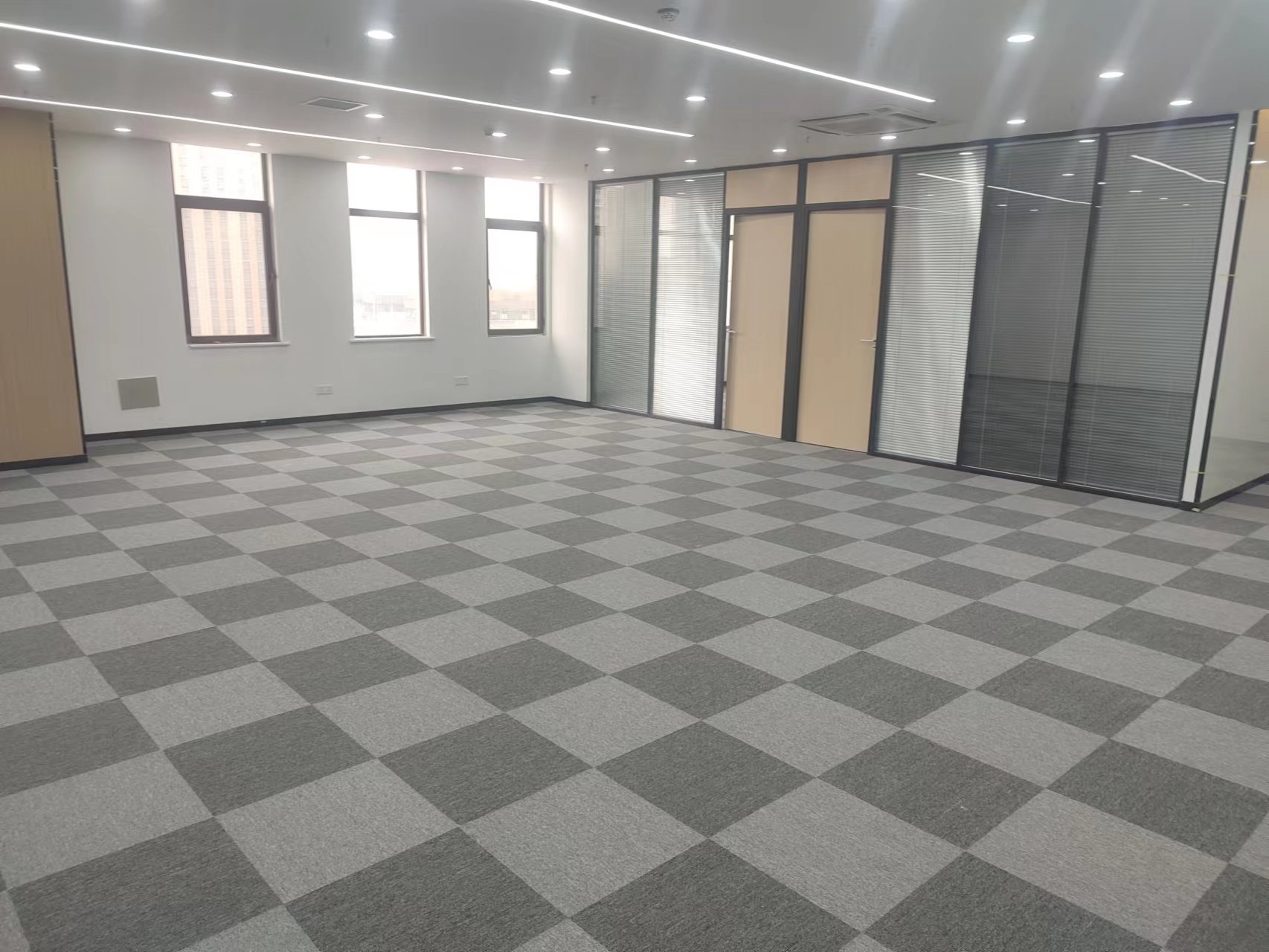 银丰东8区(17租)