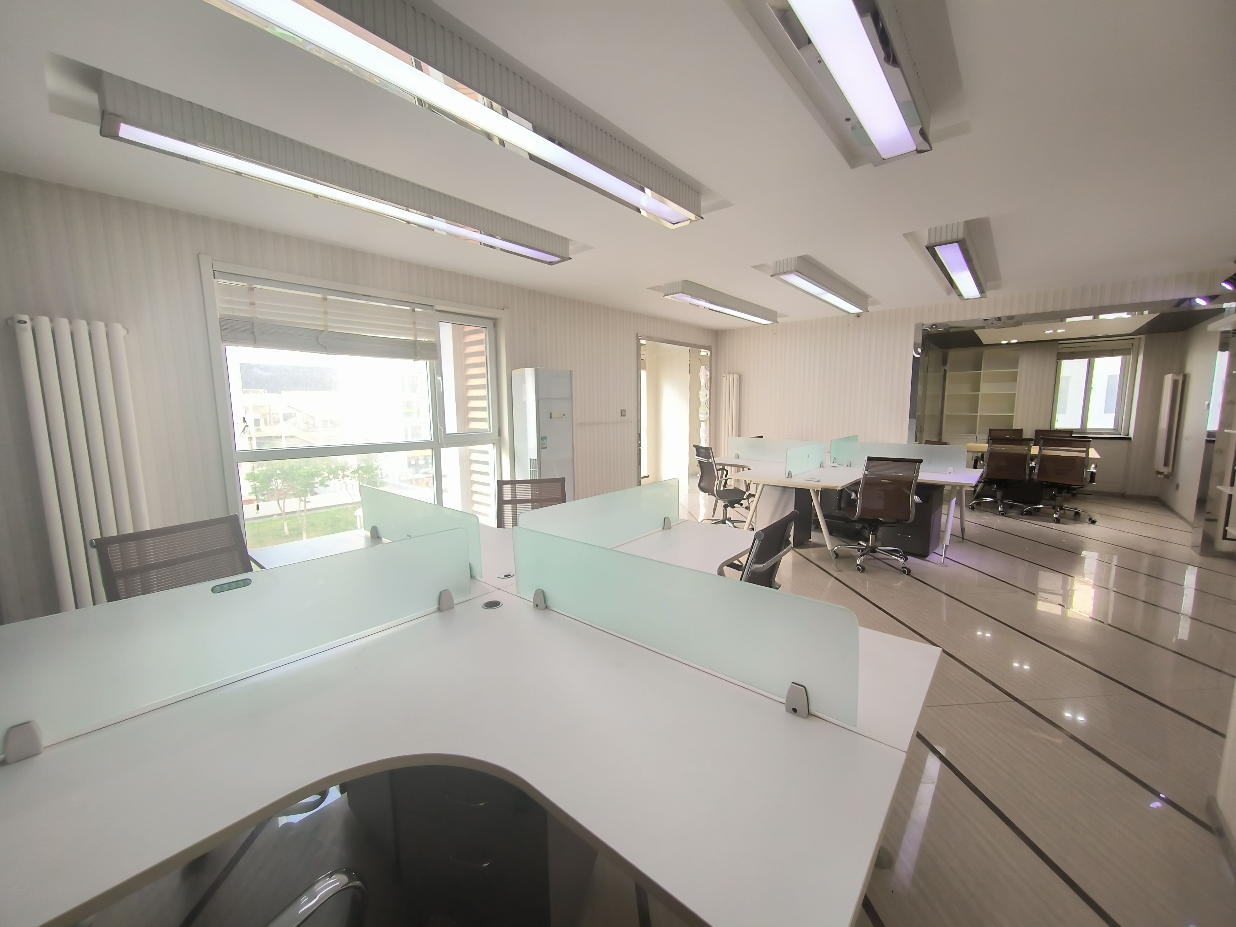 丁豪广场(17租)朝南向 精装办公 平层 位于会展中心视频房