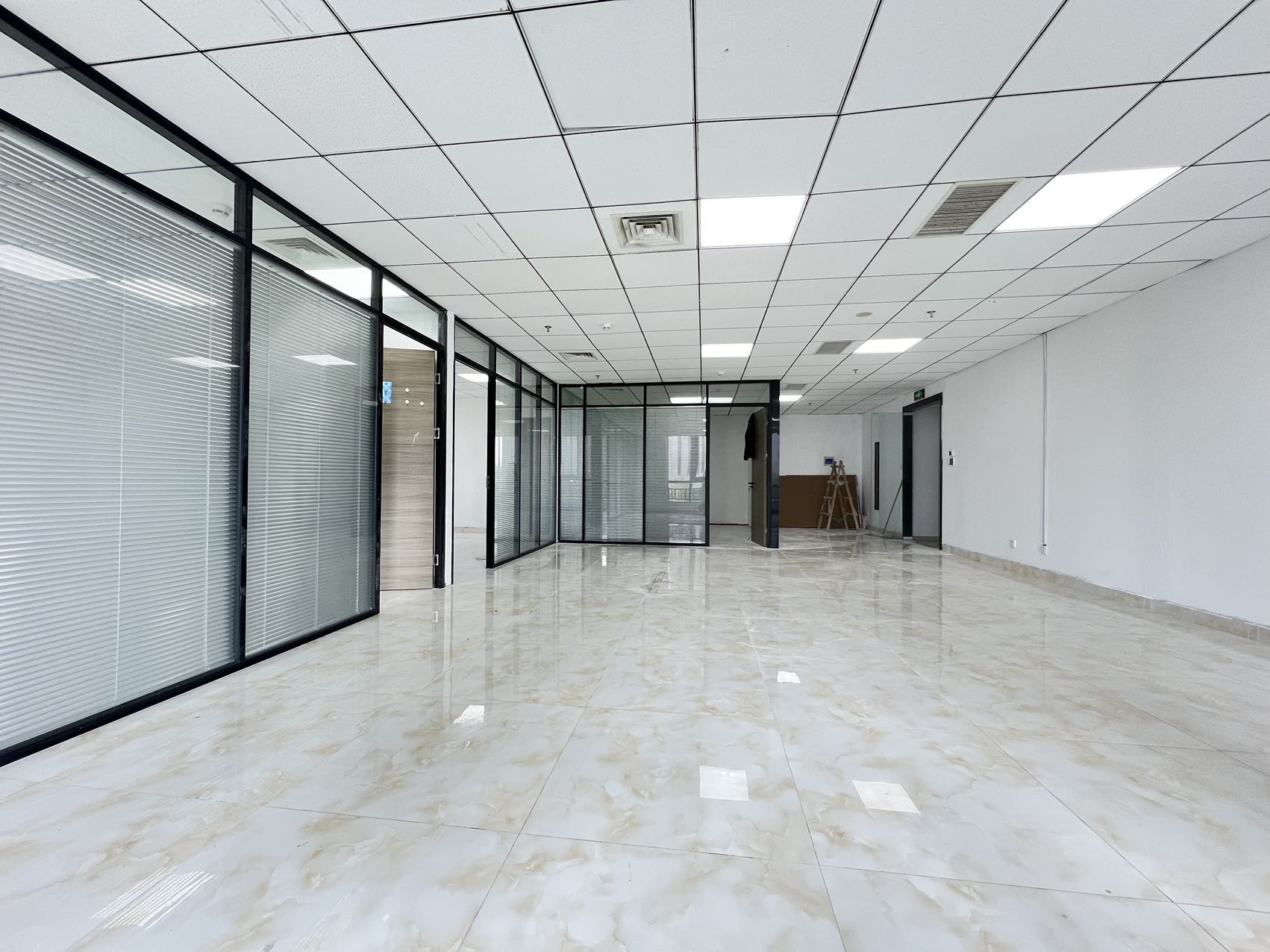 鲁商凤凰广场(17租)