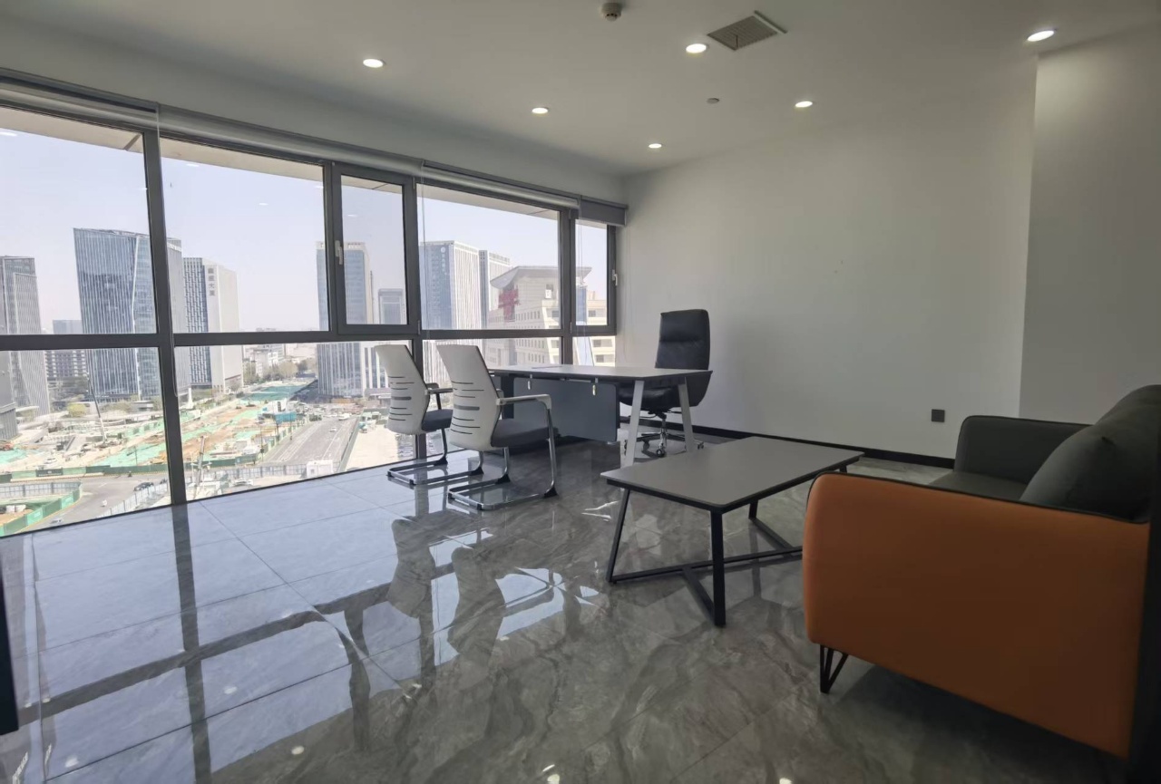 银荷大厦(17租)朝东向 精装办公  位于会展中心2+1,电梯口,办公家具,视频房