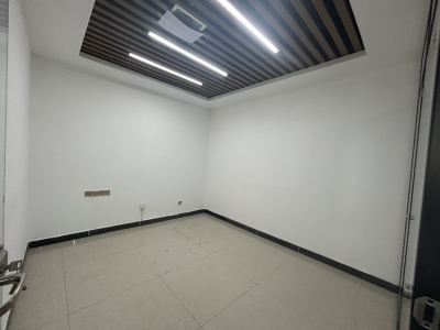 银丰东8区(17租)