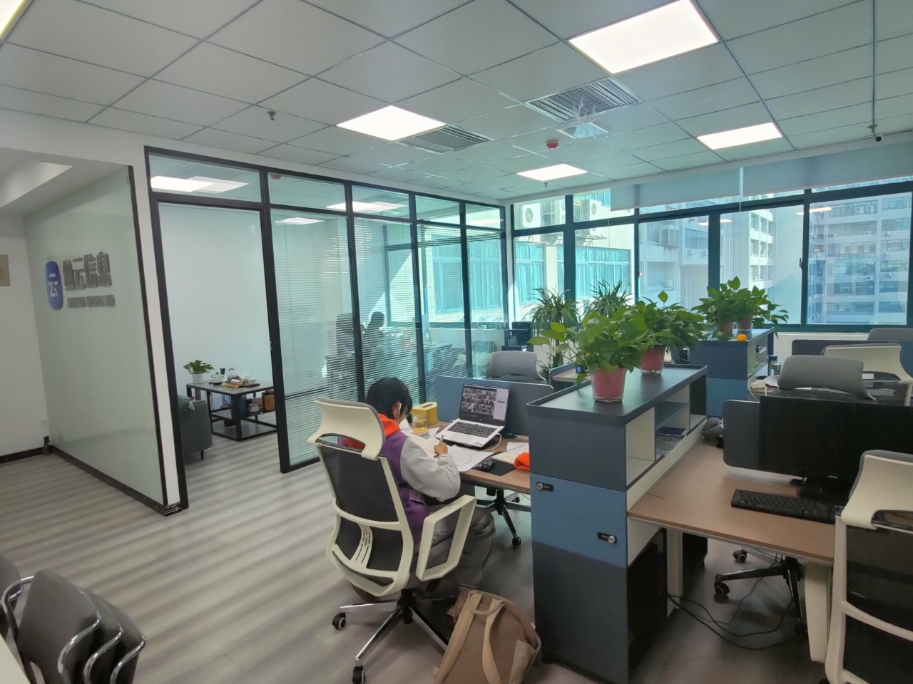 三庆世纪财富中心(17租)