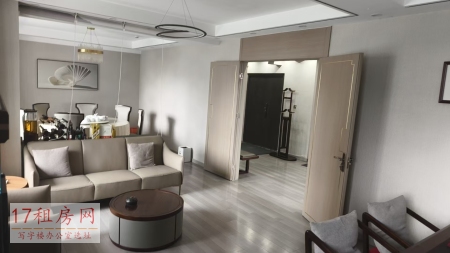 海信天辰九号(17租)朝东南向 精装办公  位于会展中心办公家具,2+1