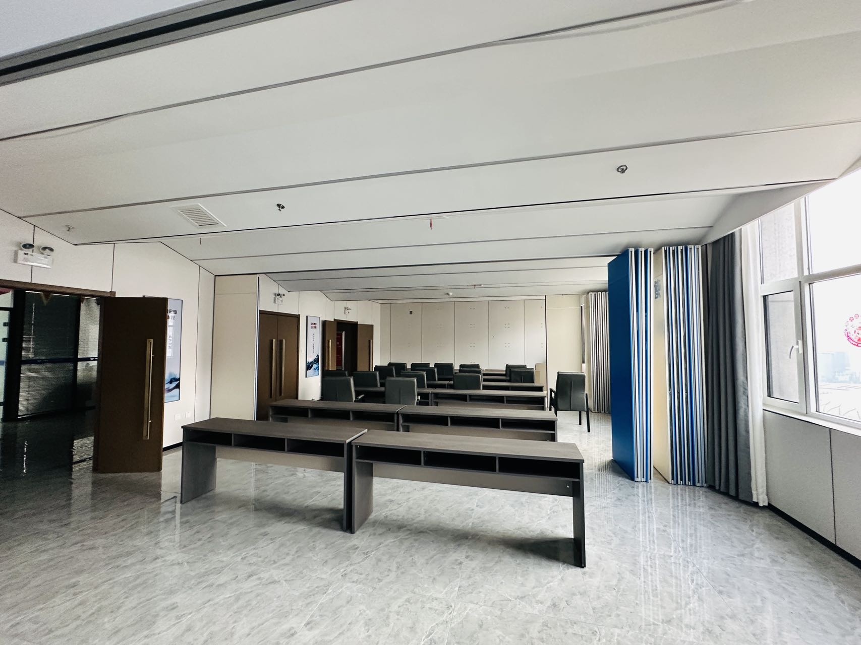 万平商务大厦（17租)