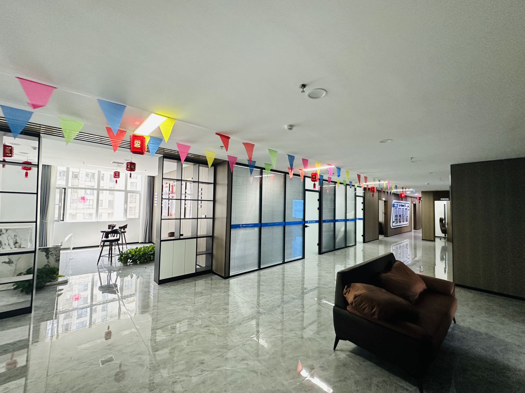 万平商务大厦（17租)