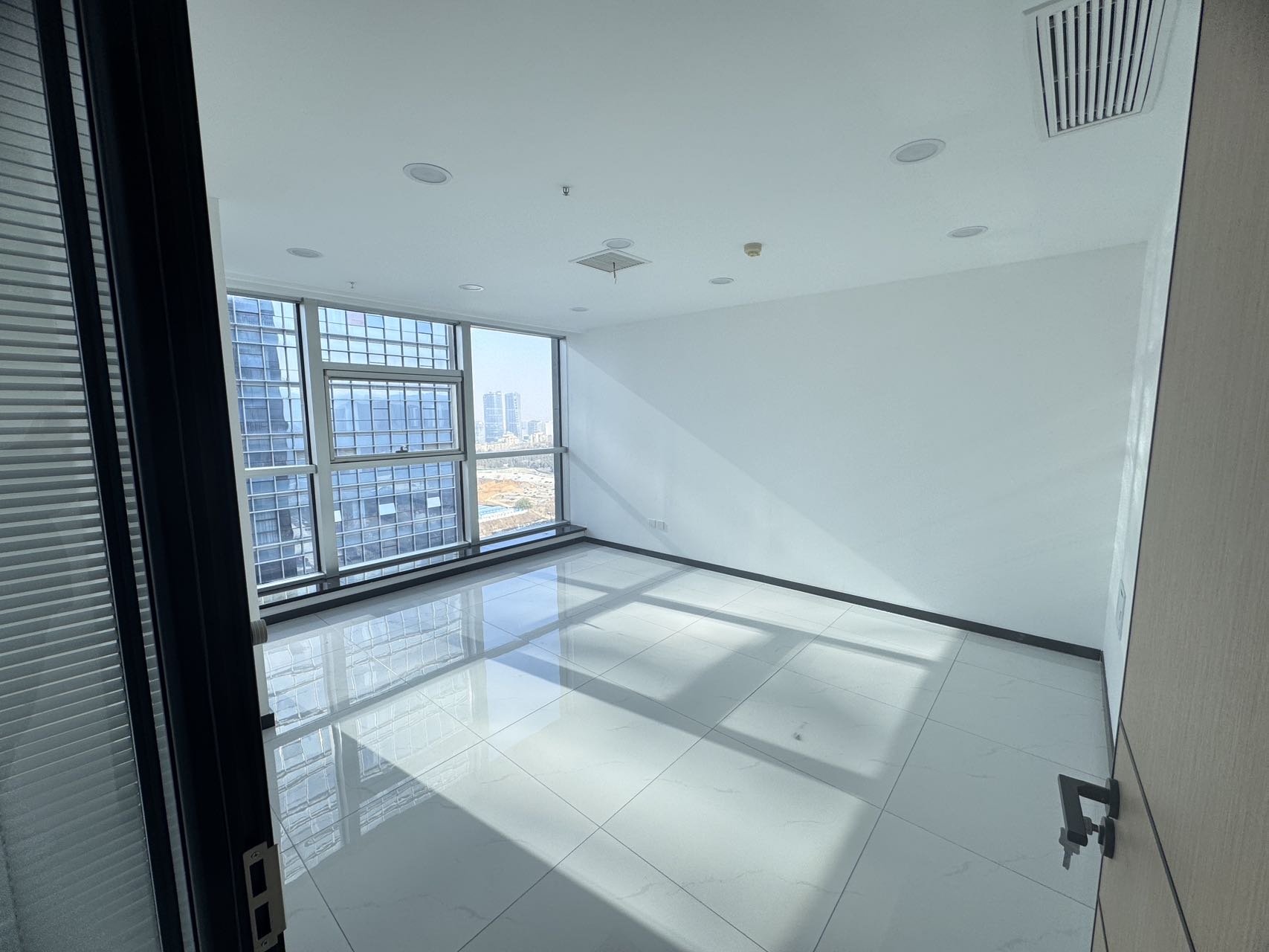 鲁商国奥城(17租)