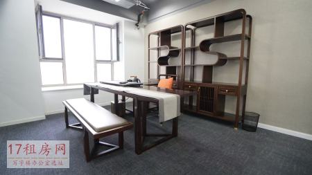 海信天辰九号(17租)朝东北向 精装办公  位于会展中心