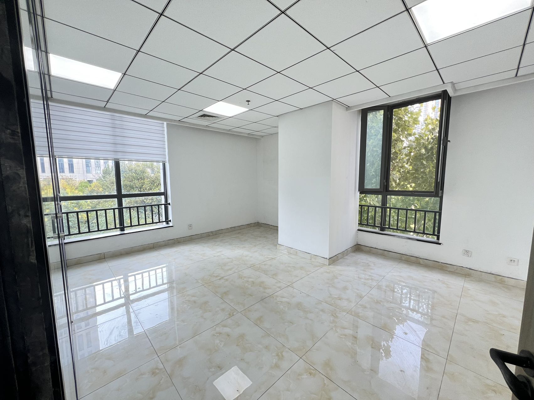 鲁商凤凰广场(17租)