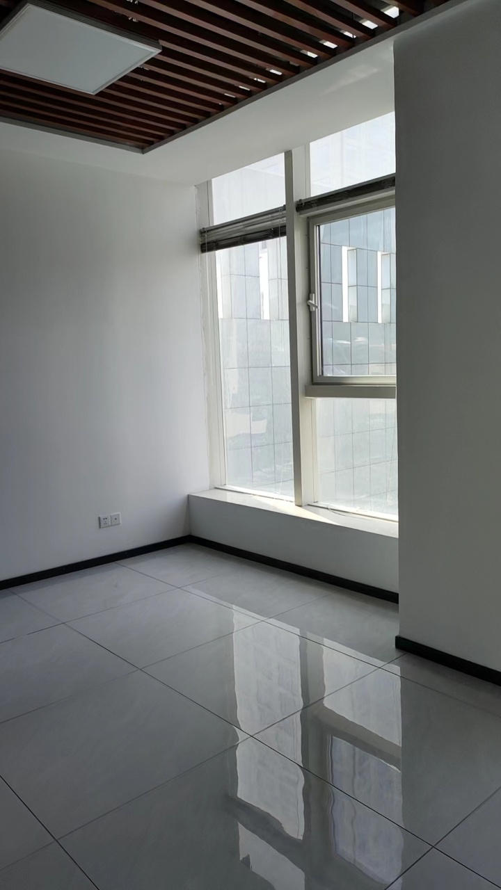 CBD中央广场（17租）