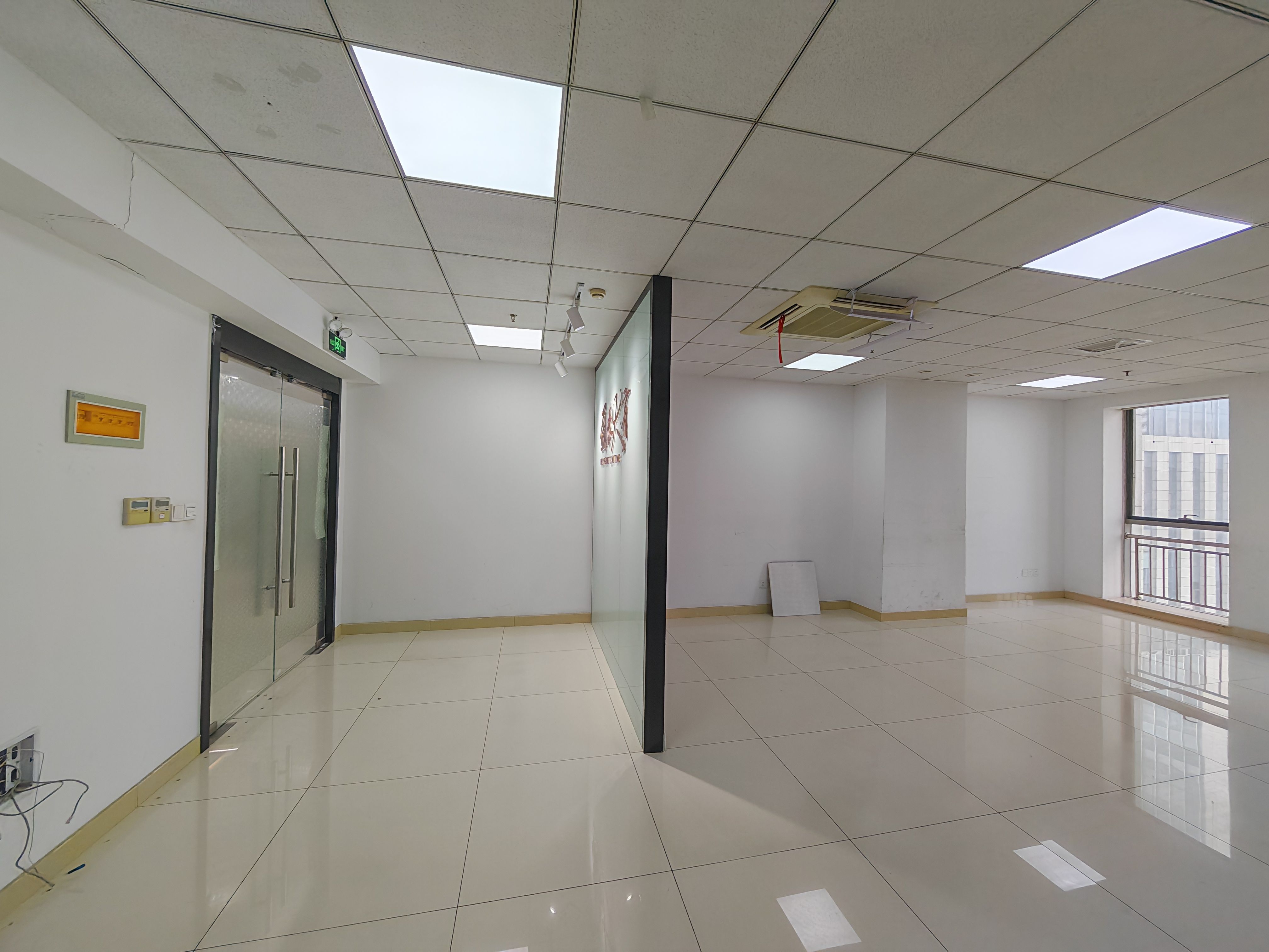 奥盛大厦(17租)朝北向 精装办公 平层 位于齐鲁软件园2+1