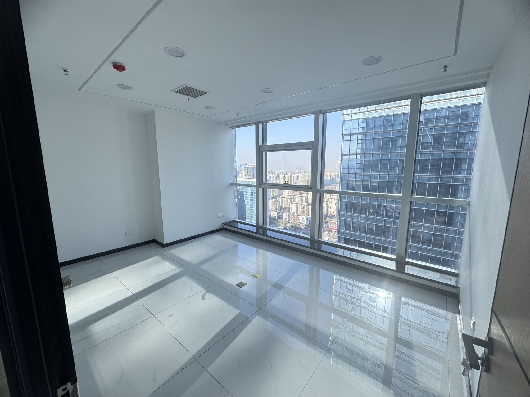 鲁商国奥城(17租)