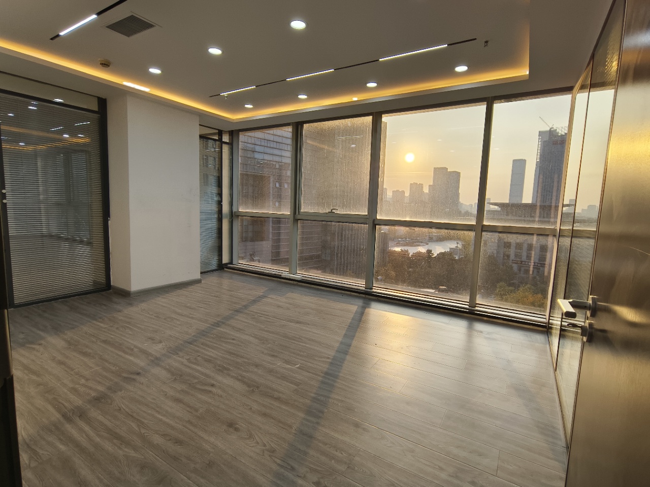 鲁商国奥城(17租)