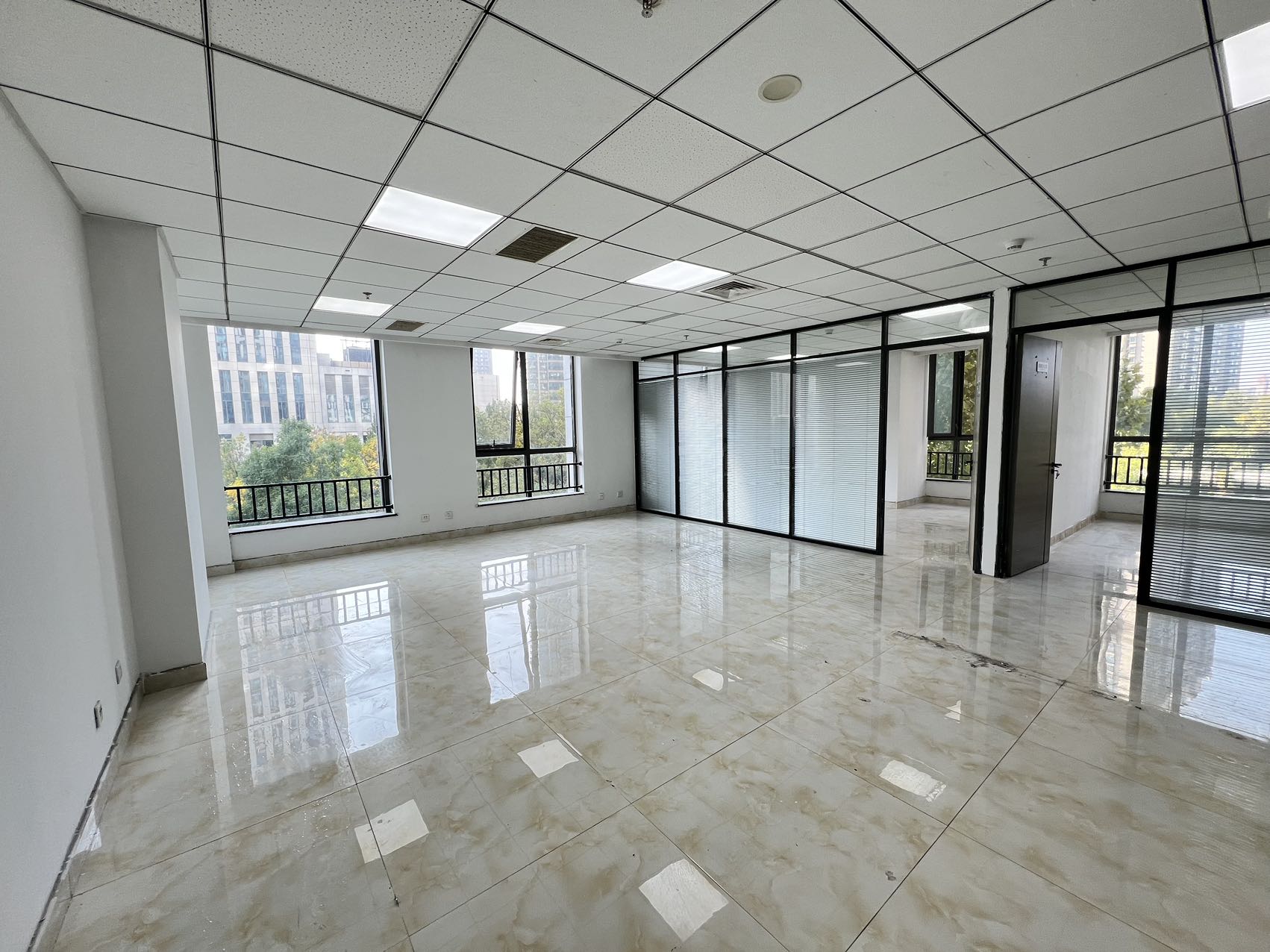 鲁商凤凰广场(17租)