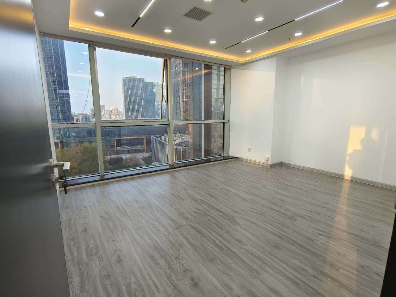 鲁商国奥城(17租)