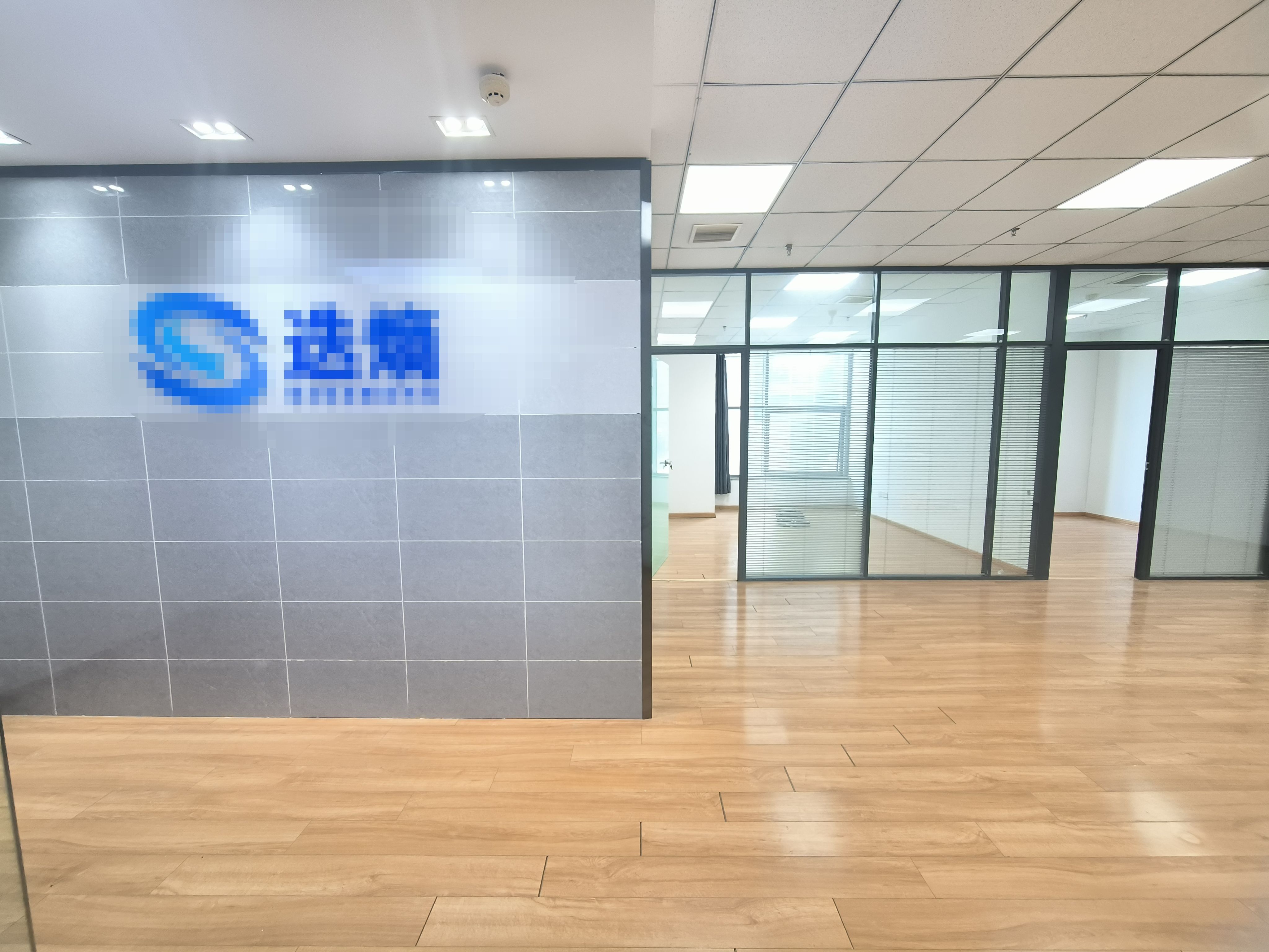 银荷大厦(17租)