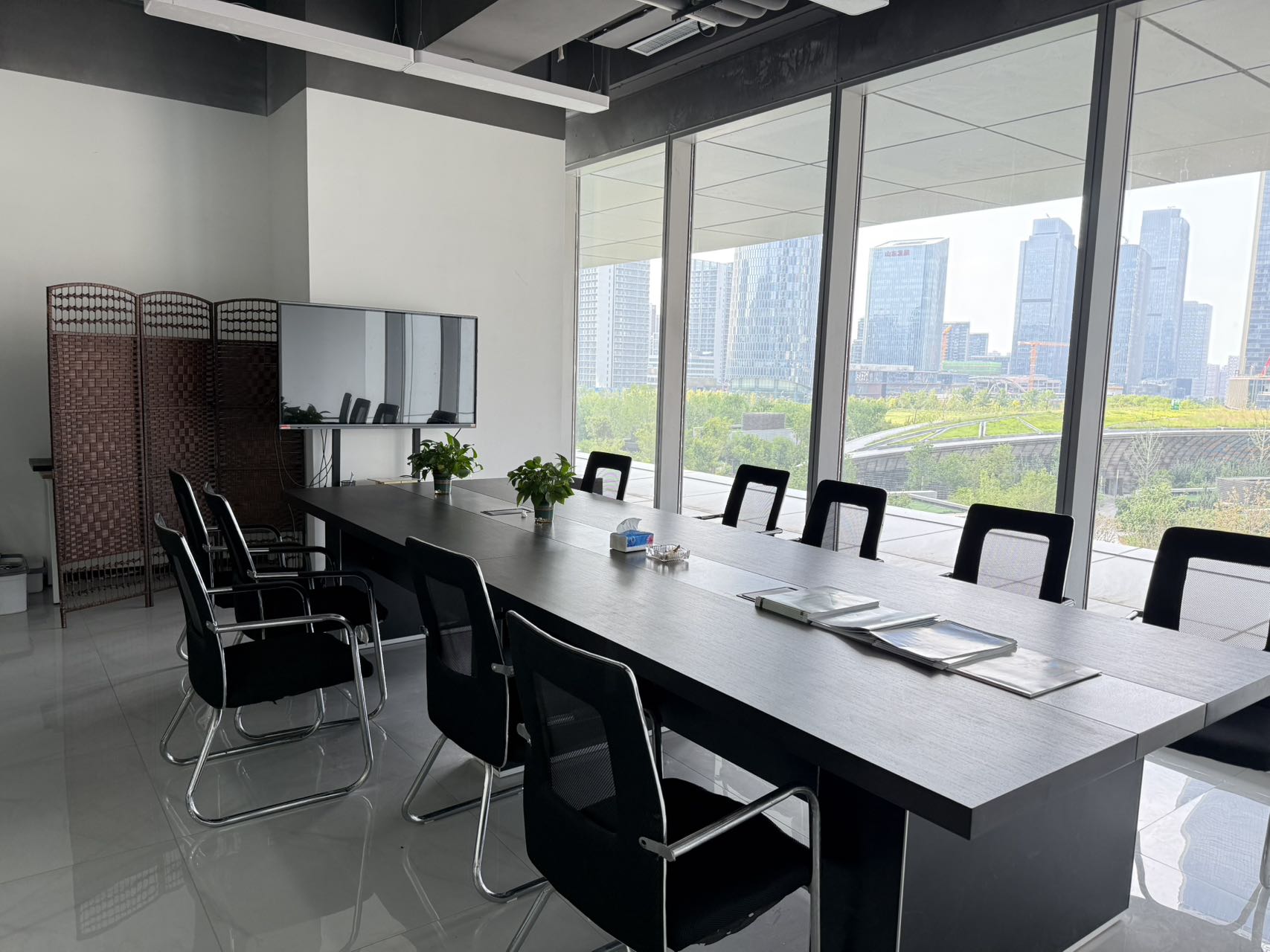 万科大都会（17租）朝北向 精装办公 平层 位于奥体西路  