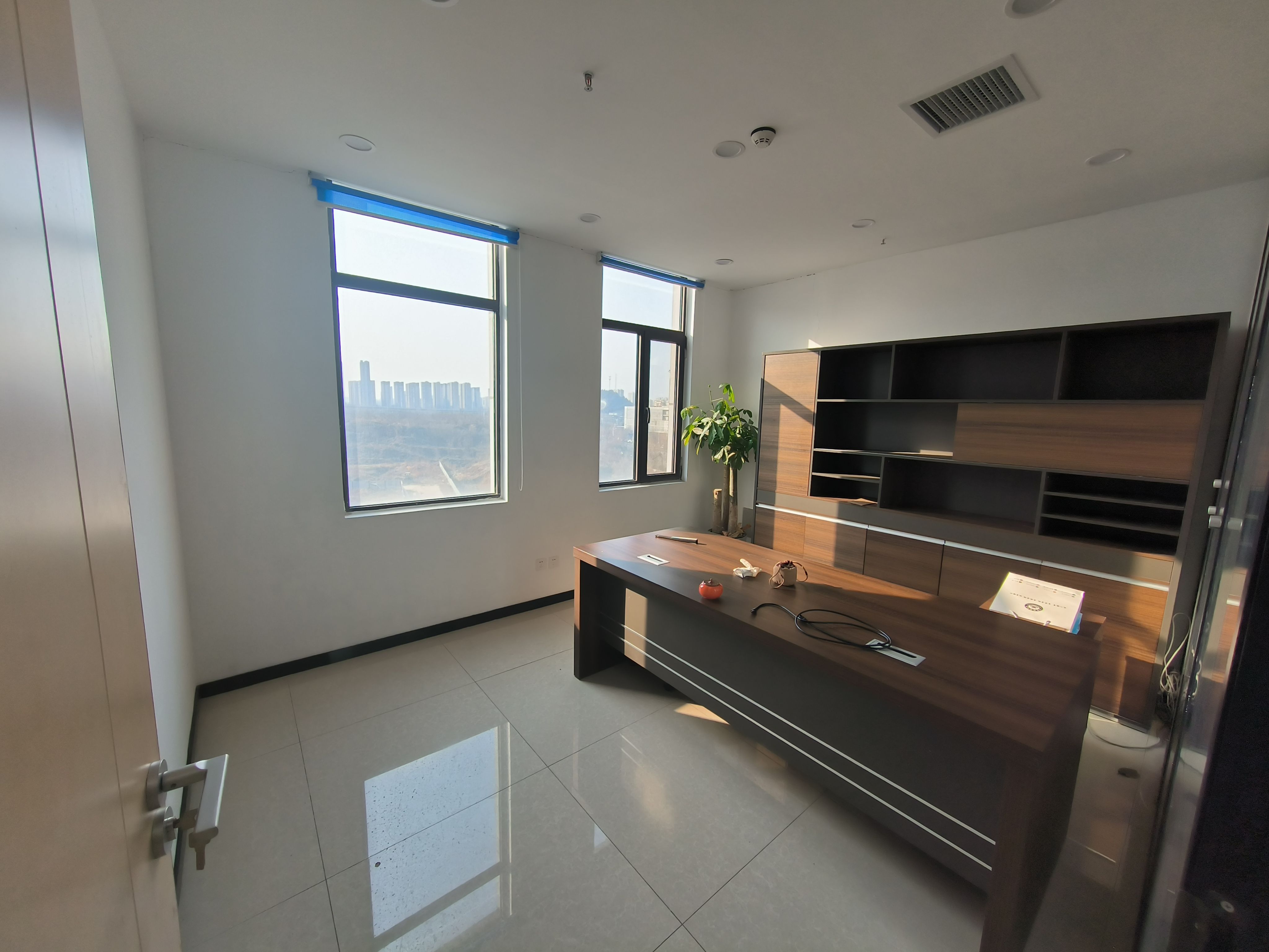 银丰东8区(17租)