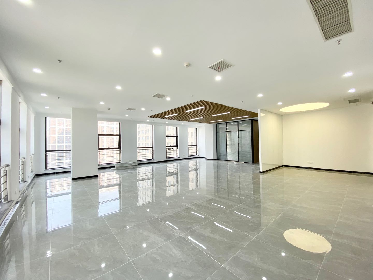 华创观礼中心(17租)