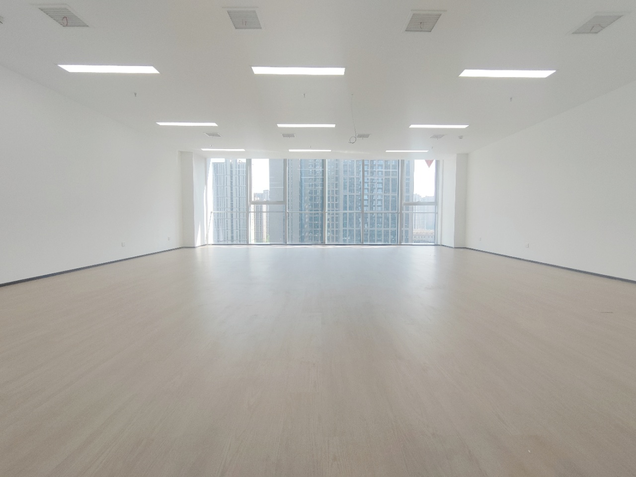 城投环贸中心（17租）130.0㎡平精装南向随时看房