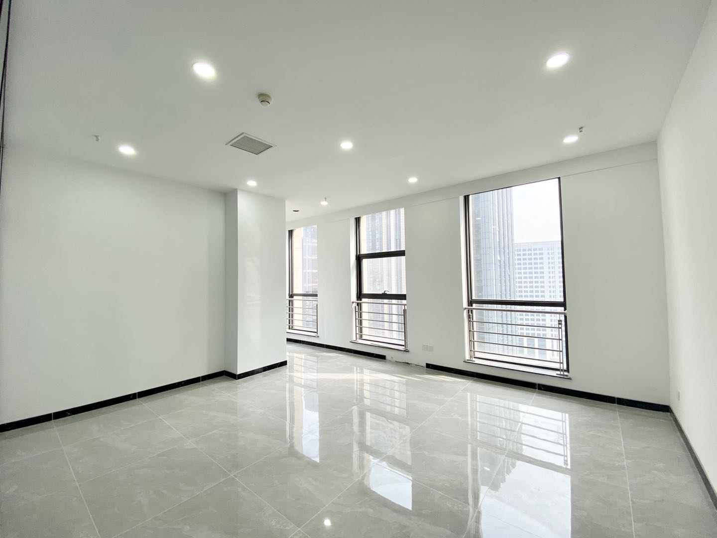 华创观礼中心(17租)