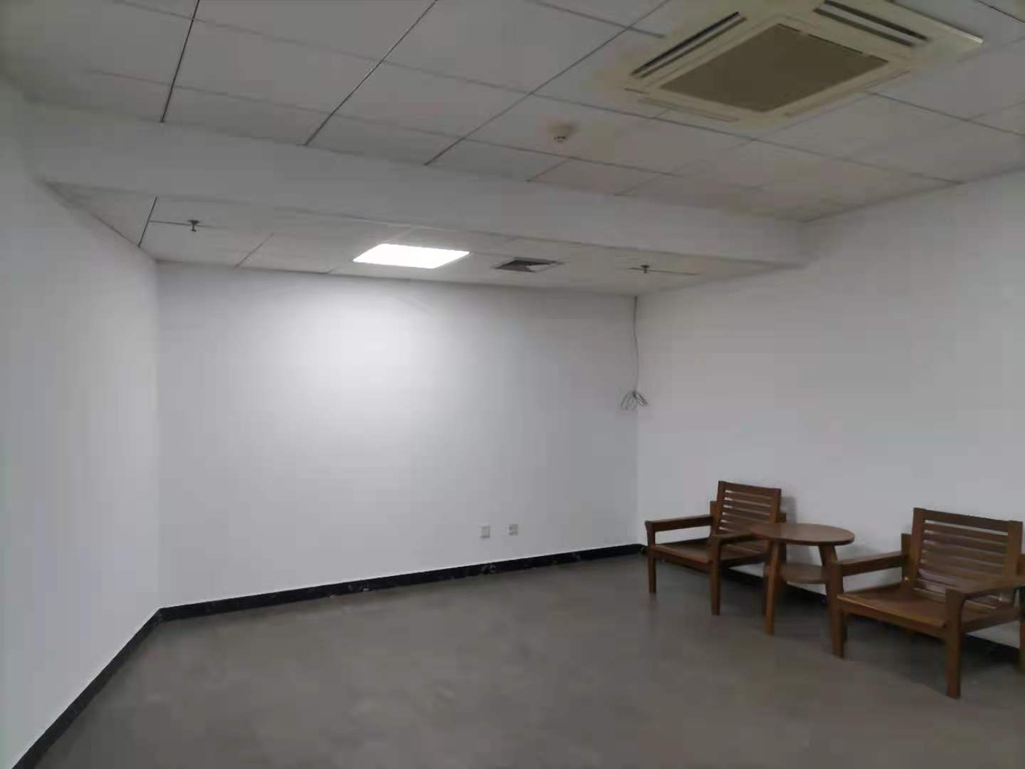 银荷大厦(17租)