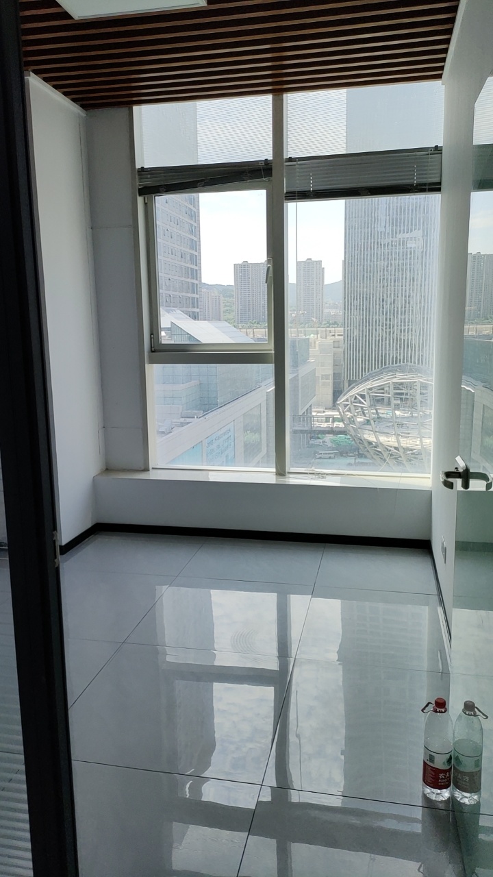 CBD中央广场（17租）