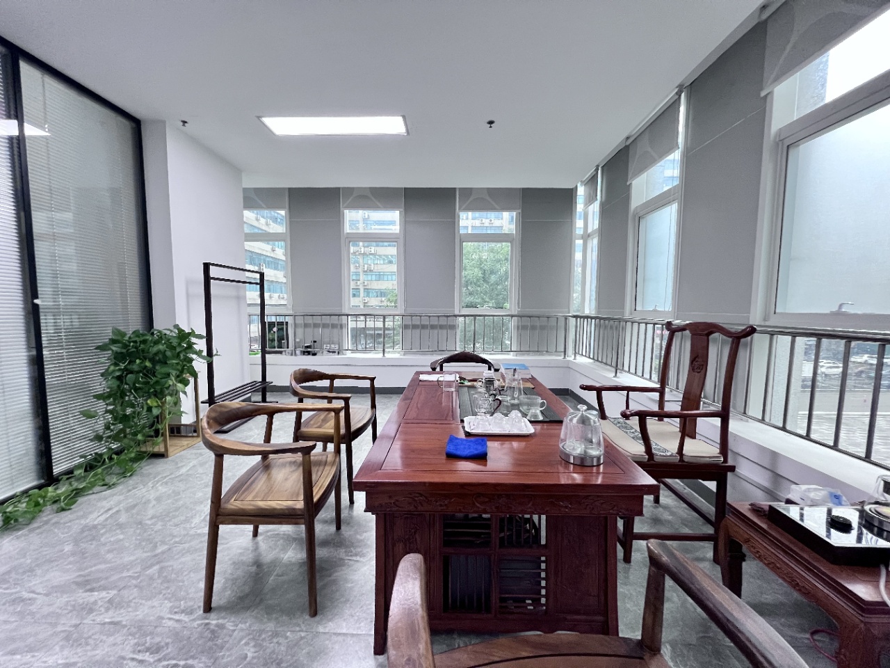 联合财富广场(17租)朝北向 精装办公 平层 位于会展中心   视频房